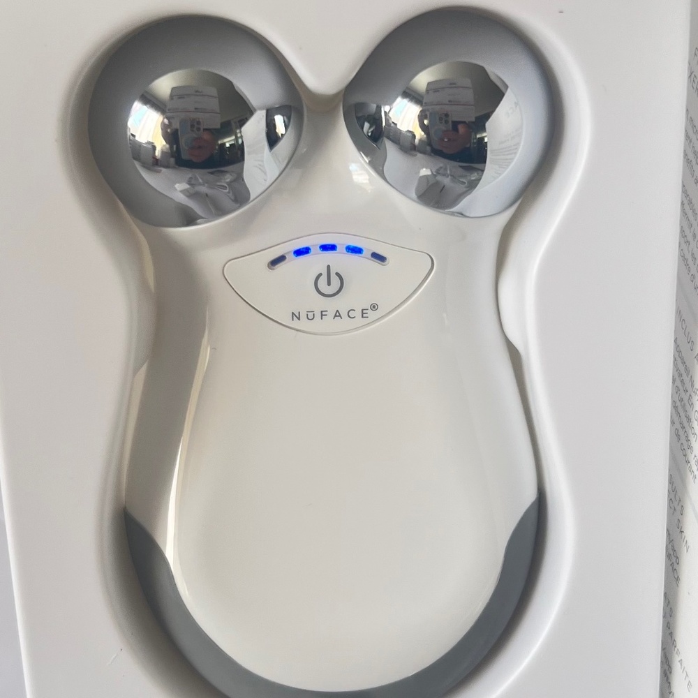 NuFace MINI  Facial Toning Device
